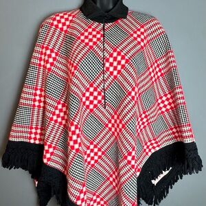 VTG 60s Handmade Red White & Black Plaid 3/4 Zip Cape/Shaw With Fringe & Collar